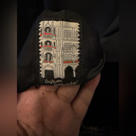 Harry Kane Bayern Munich 25/26 Oktoberfest Jersey - Picture 8 of 9